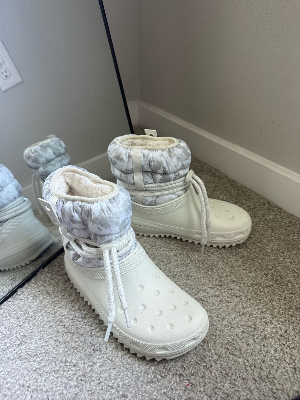 Crocs Classic Neo Puff Luxe Boots Winter Snow White Women’s Size 67
